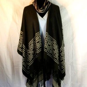 Cejon Celtic knot pattern boho shawl